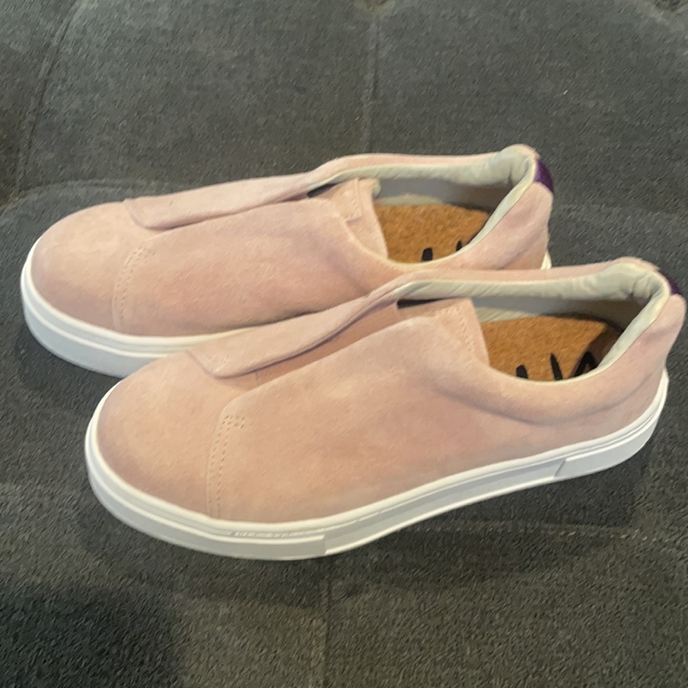 Eytys pink suede shoe